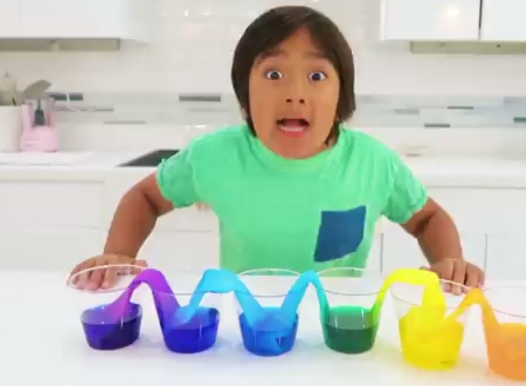 آزمایش آب و رنگ