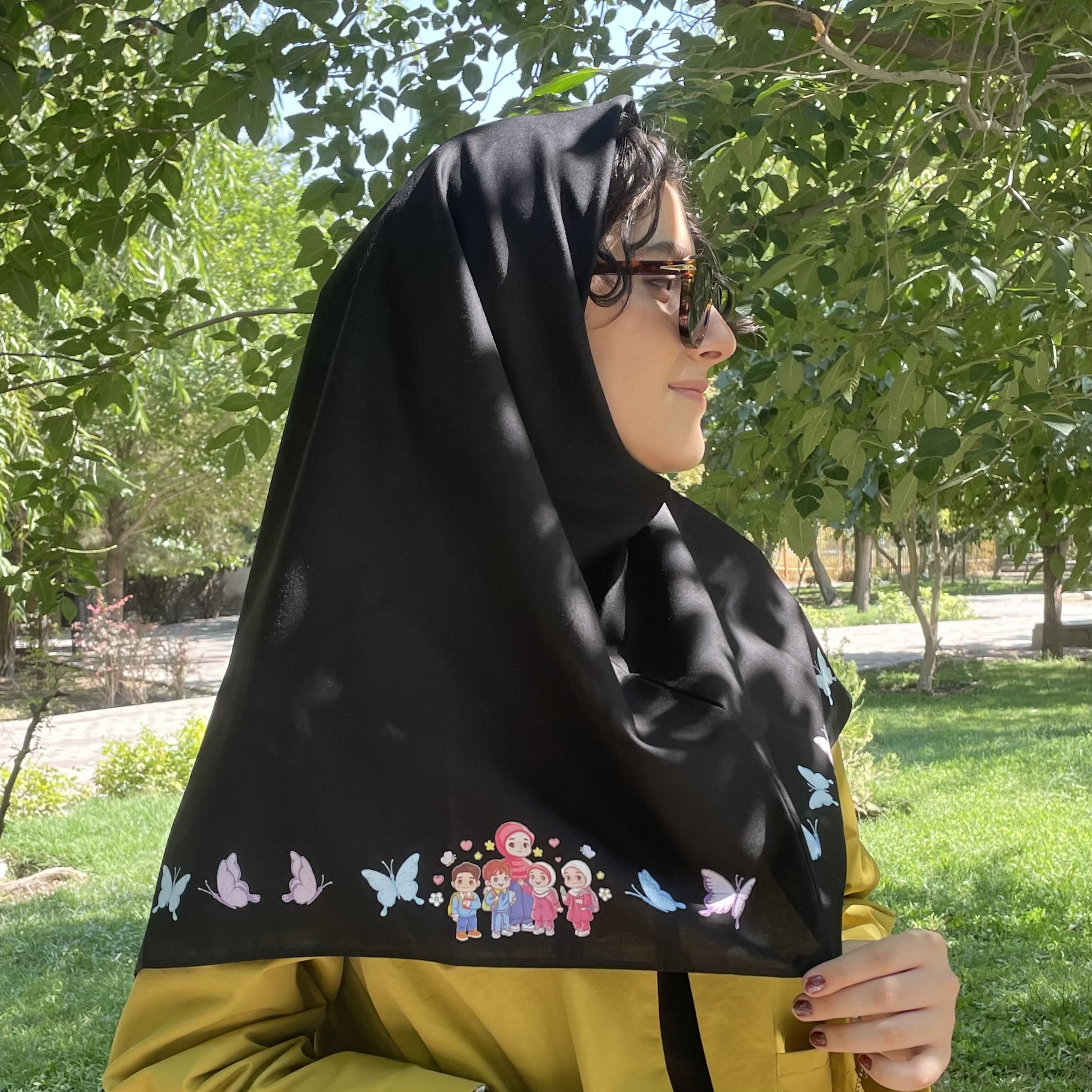 مقنعه پروانه و کلاس /مشکی بروجرد