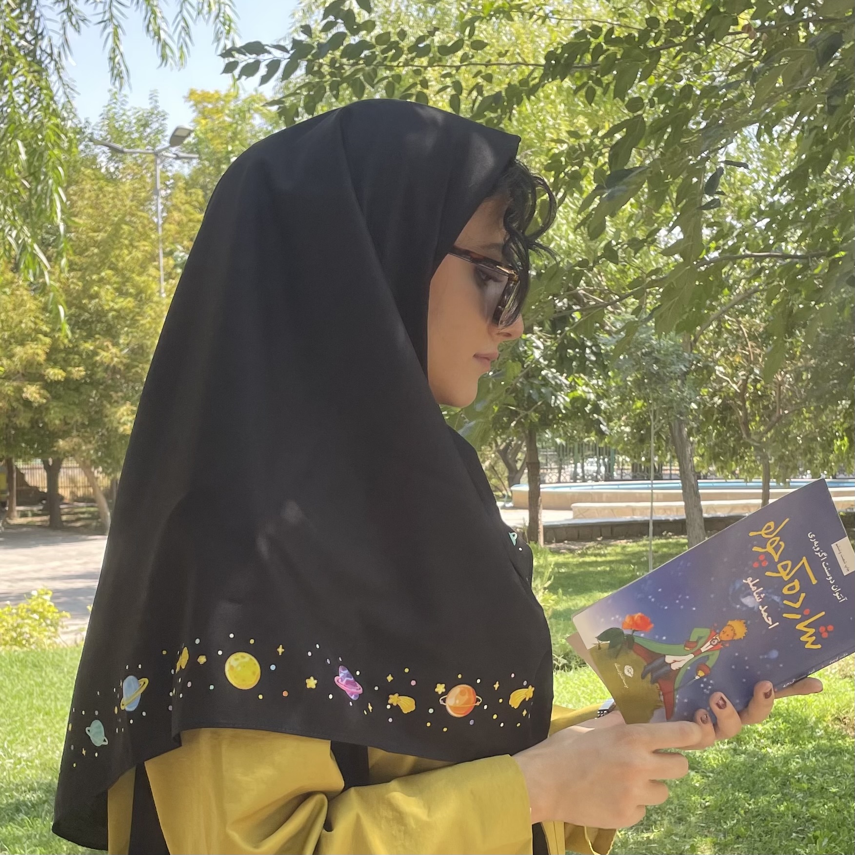 مقنعه ریسه کهکشان دورتادور  /مشکی بروجرد